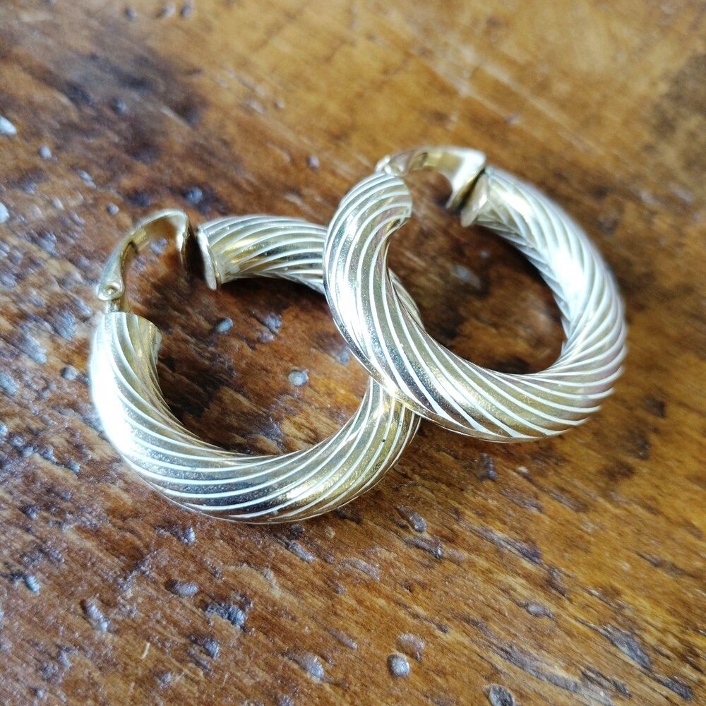 LH LEWIS SEGAL California Vintage Gold Tone Hoop Clip On Earrings Chunky Signed